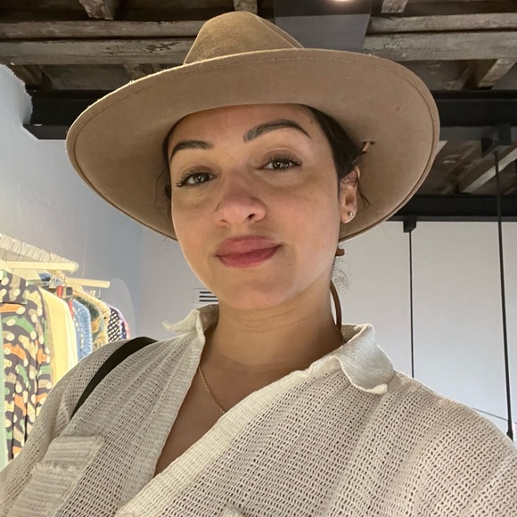 Meet your Posher, Ashley - Picture 5 of 8